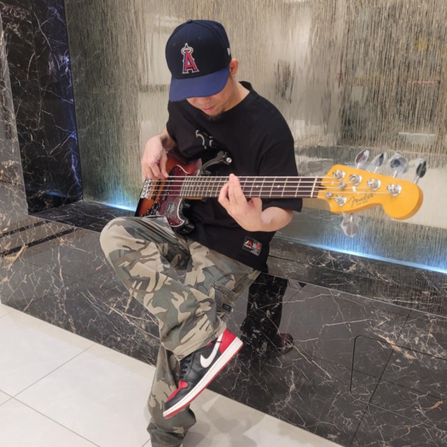 Gelo Bass Player